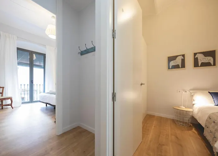 Bravissimo Pont Areny, Modern 3 Bedroom Apartman *