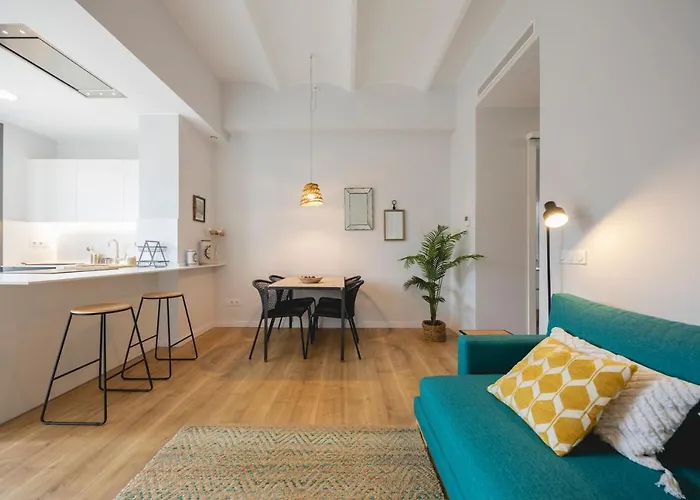 Apartment Bravissimo Pont Areny, Modern 3 Bedroom Girona