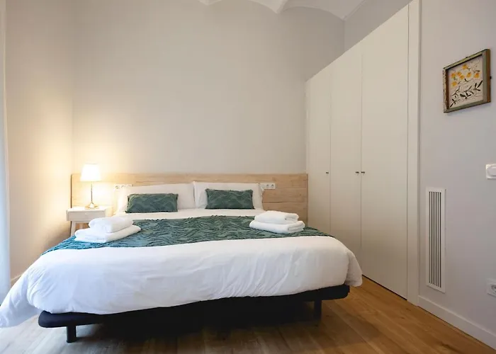Bravissimo Pont Areny, Modern 3 Bedroom Apartment Girona